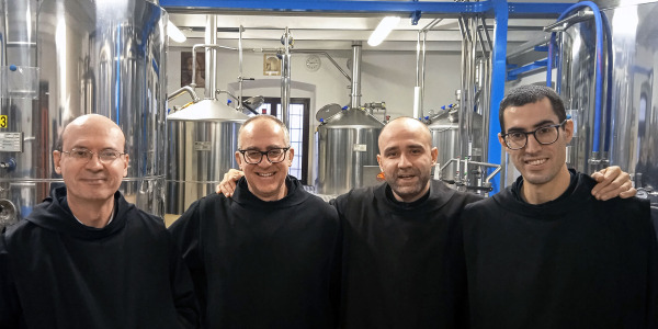 La birra dei monaci: un sapere antico tra spiritualità e artigianato